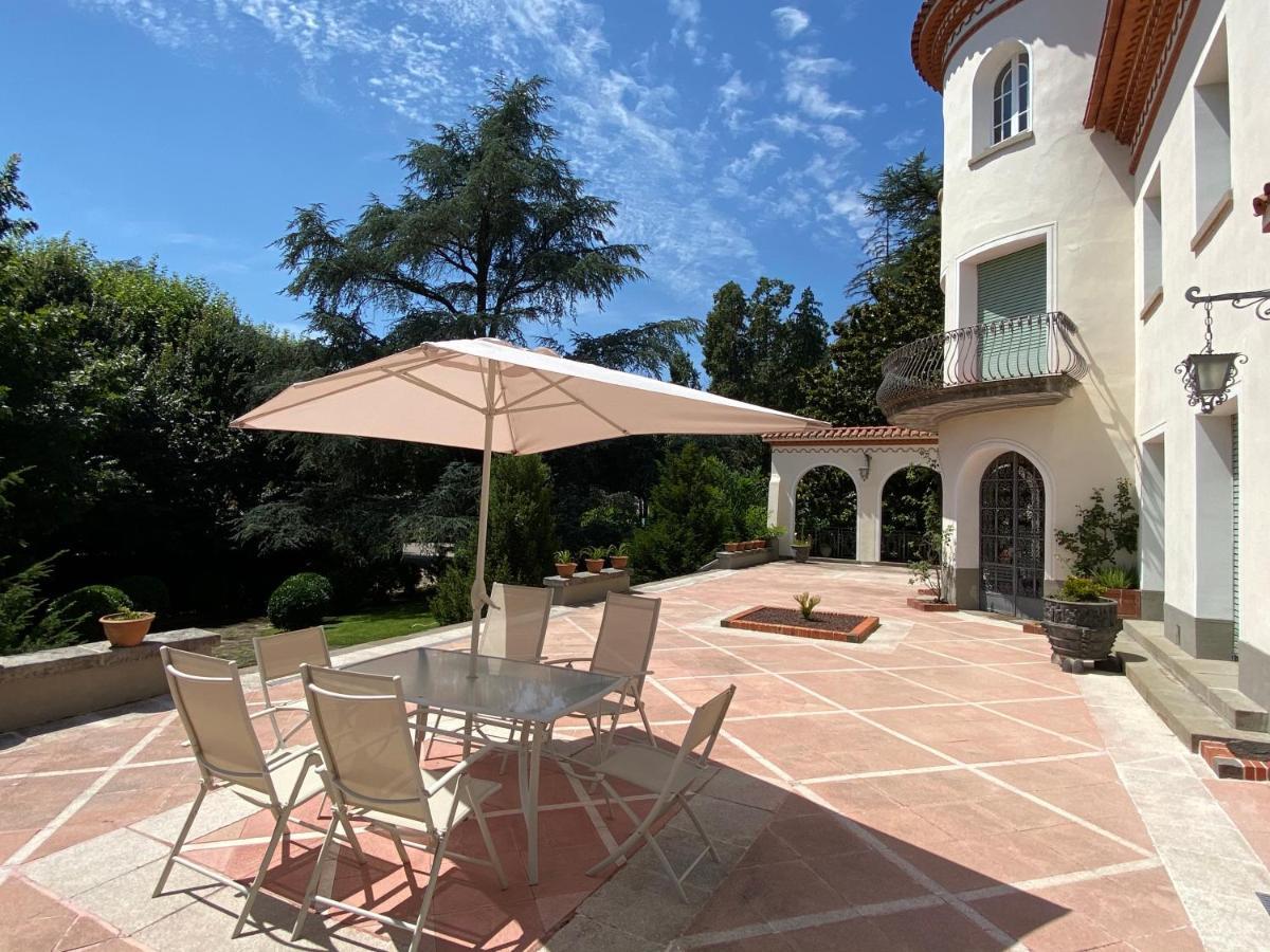 Espectacular Casa Chateau En El Centro De Olot Exteriör bild