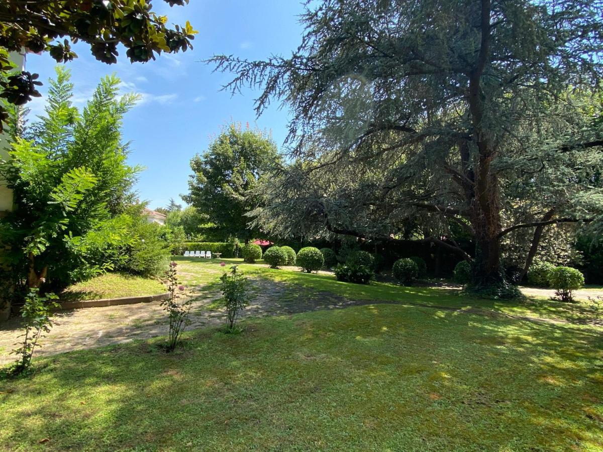Espectacular Casa Chateau En El Centro De Olot Exteriör bild