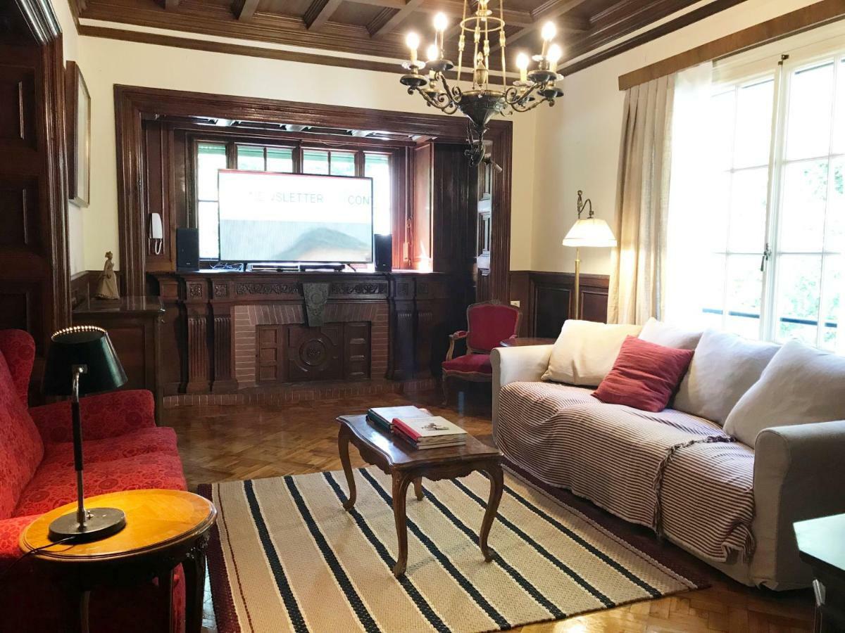 Espectacular Casa Chateau En El Centro De Olot Exteriör bild